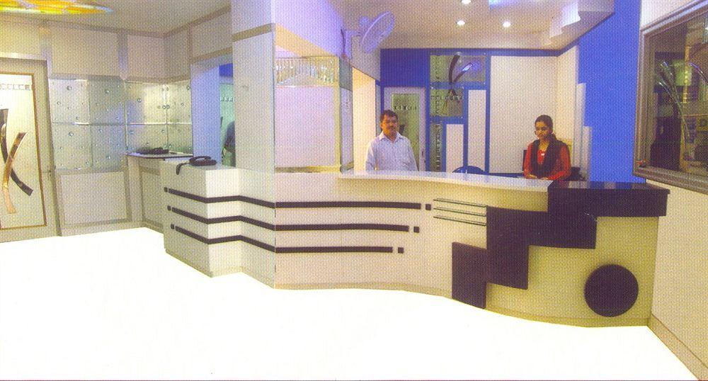 Hotel Kwality Nuova Delhi Esterno foto