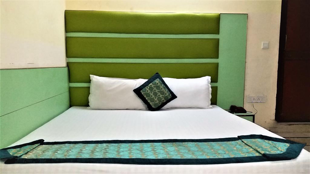 Hotel Kwality Nuova Delhi Esterno foto