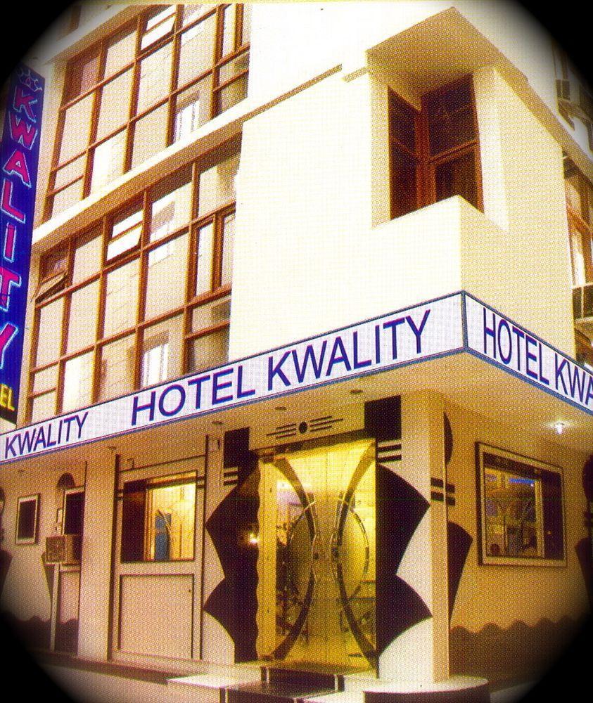 Hotel Kwality Nuova Delhi Esterno foto