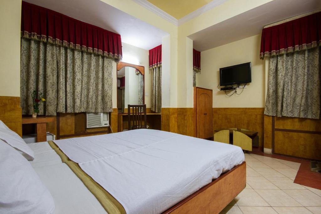 Hotel Kwality Nuova Delhi Esterno foto