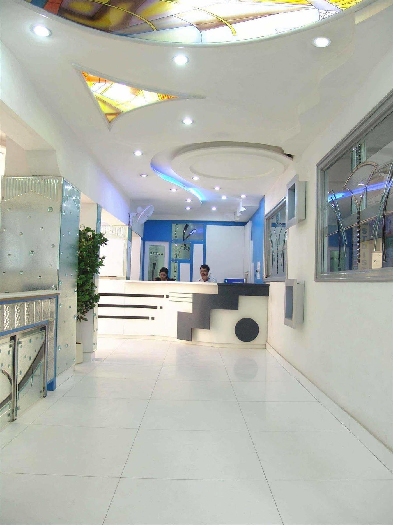 Hotel Kwality Nuova Delhi Esterno foto